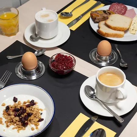 Continental Hotel 3*